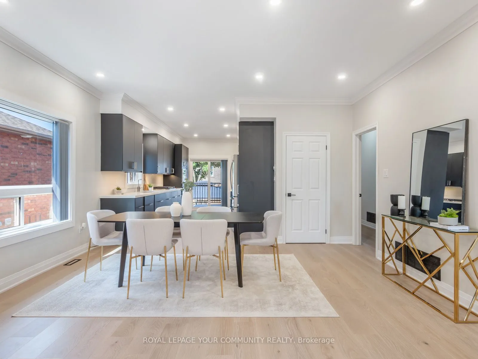 258 Livingstone Street, ON L4M 6N6