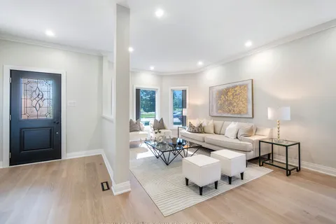 258 Livingstone Street, ON L4M 6N6