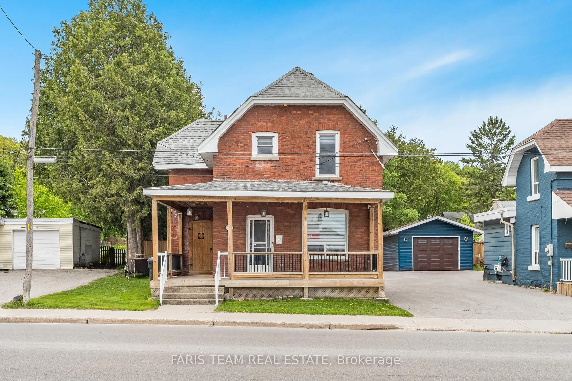 196 Fourth Street, ON L4R 3T4