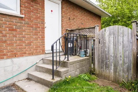 38 Sproule Avenue, ON L9Y 4L5