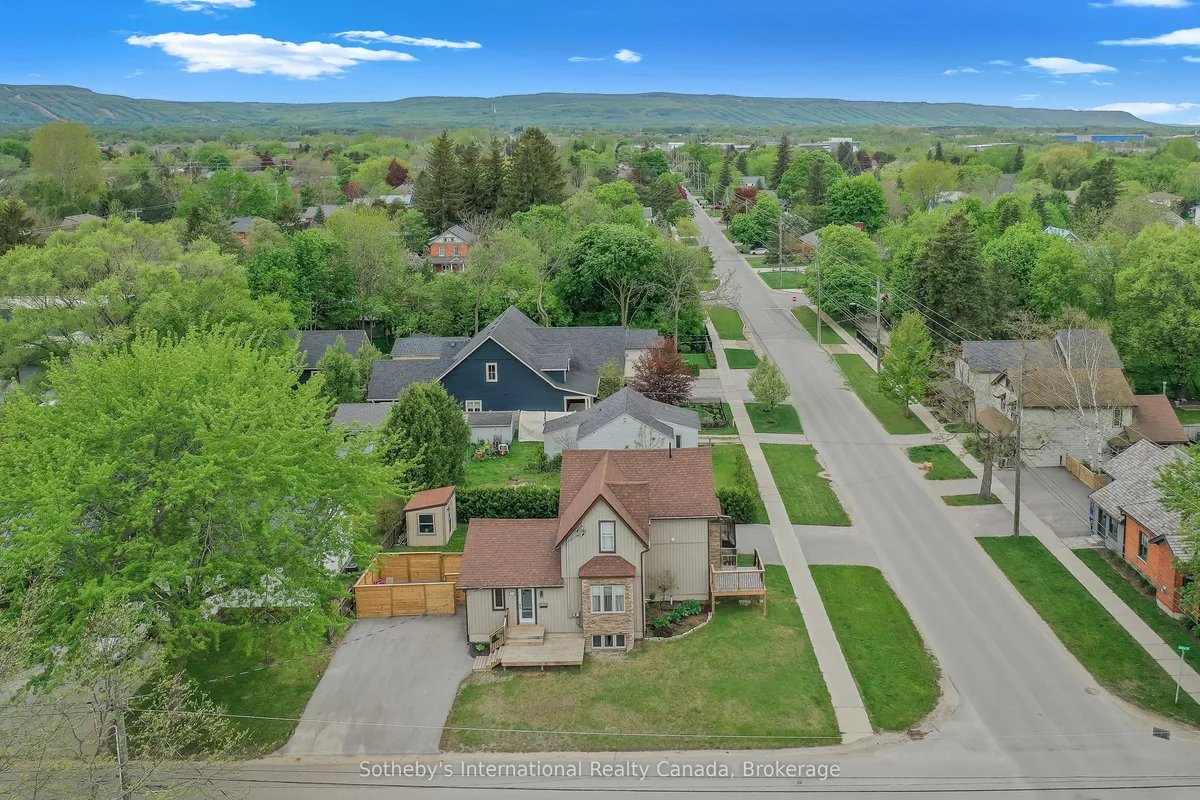 218 Fifth Street, ON L9Y 1X6