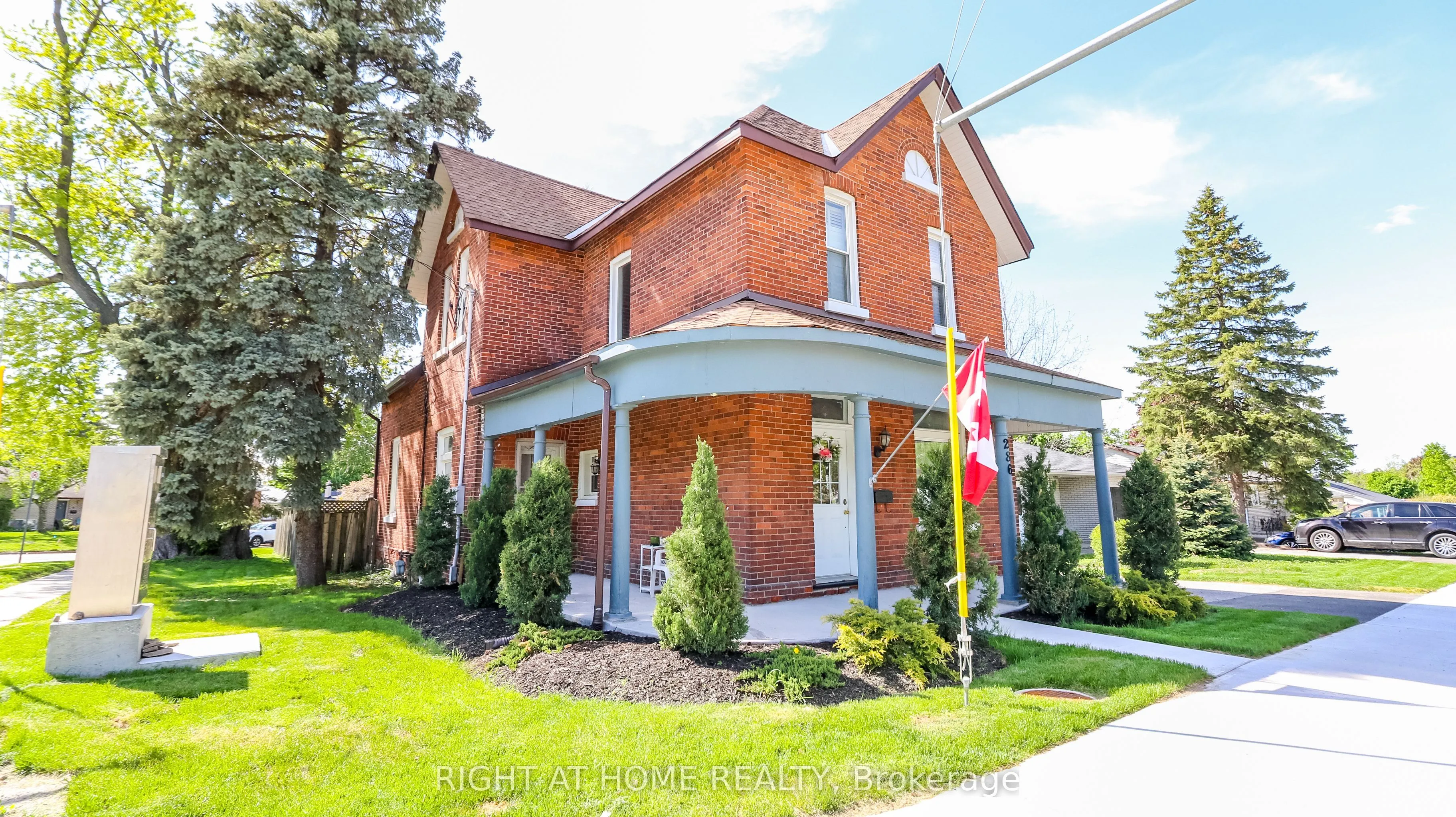 286 Duckworth Street, ON L4M 3X4