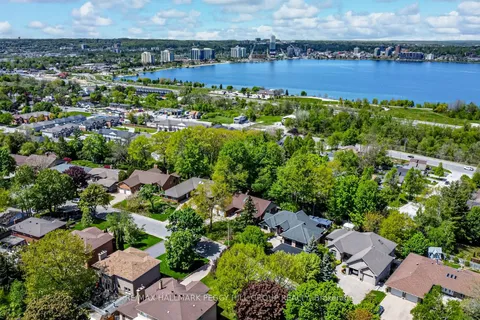 64 Woodcrest Road, ON L4N 2V5