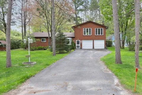 1 Lindale Avenue, ON L9M 0J2
