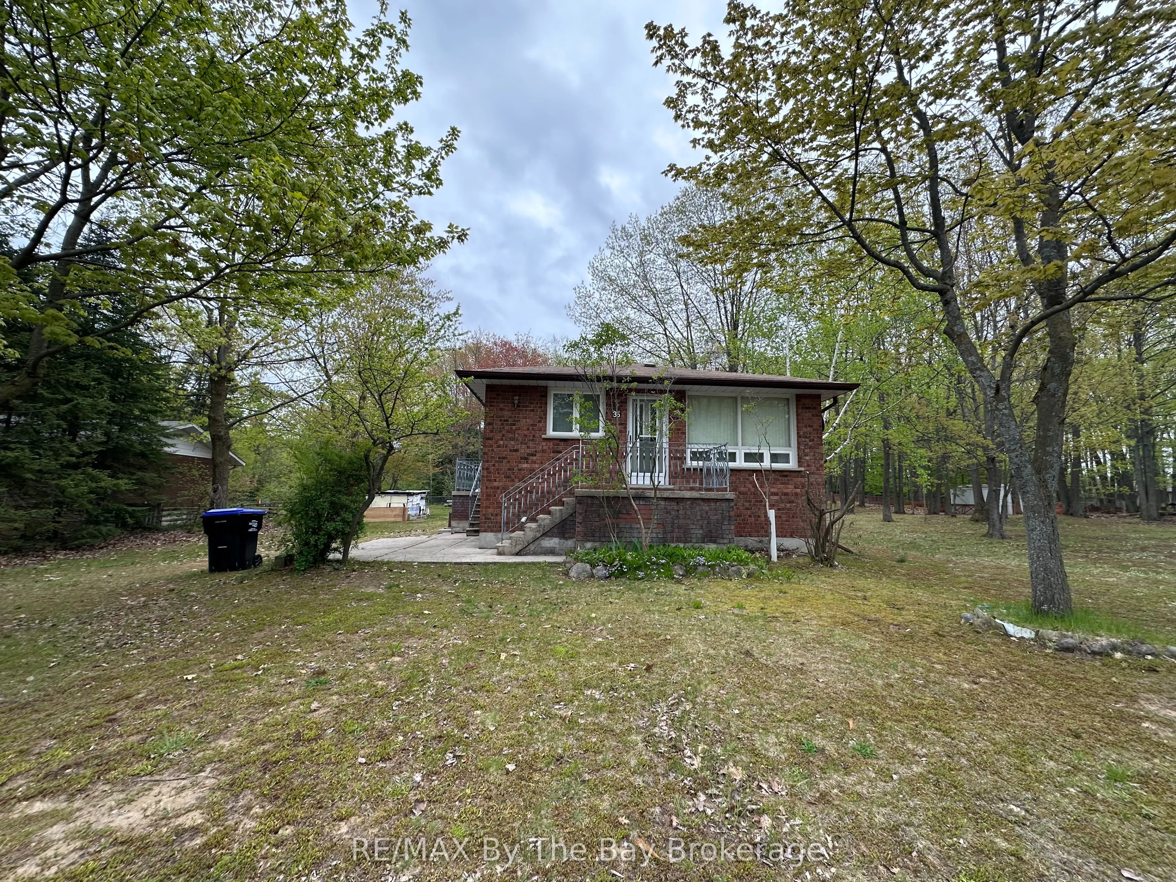 35 Frederick Drive, ON L9Z 1P9