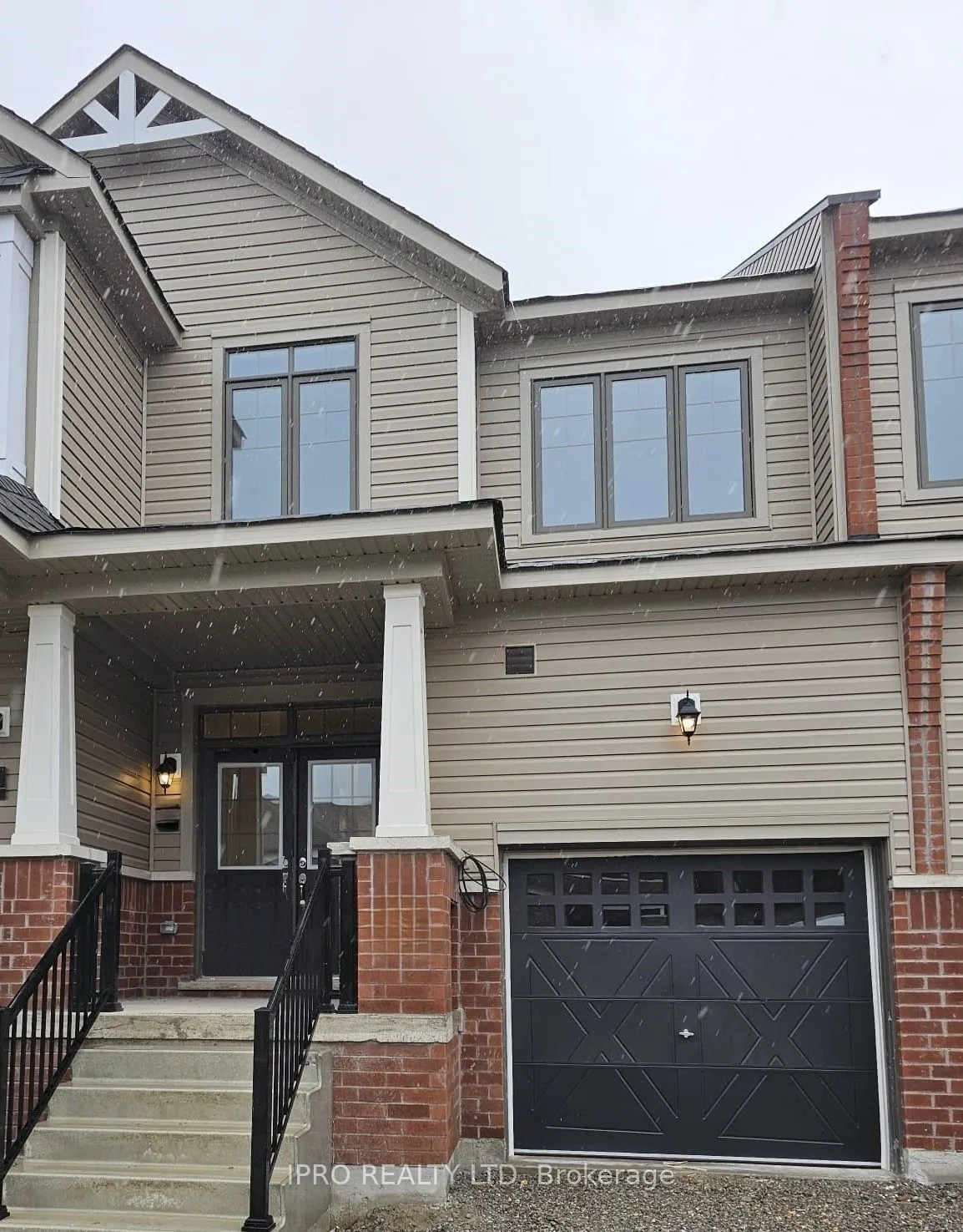 9 Durham Avenue, ON L9J 0W2