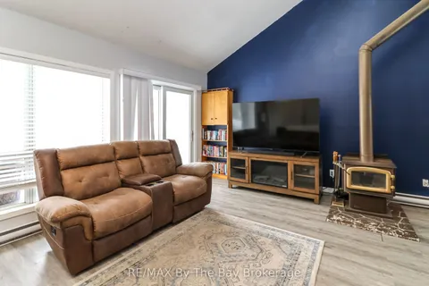 84 32nd Street, ON L9Z 2C4
