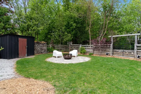 323 Oak Street, ON L9Y 2Y4