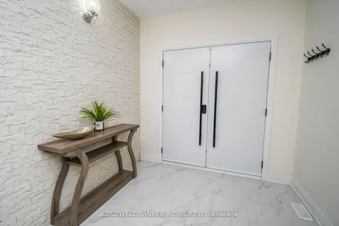 694 Broadview Avenue, ON L3V 6P3