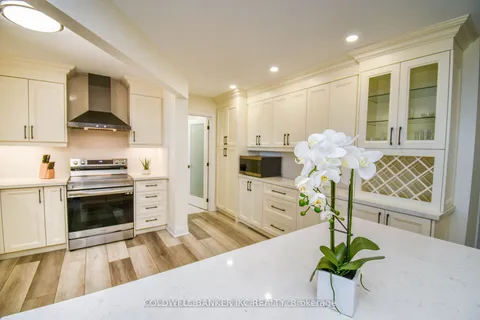 694 Broadview Avenue, ON L3V 6P3