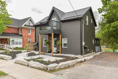 274 Mississaga Street, ON L3V 3B8