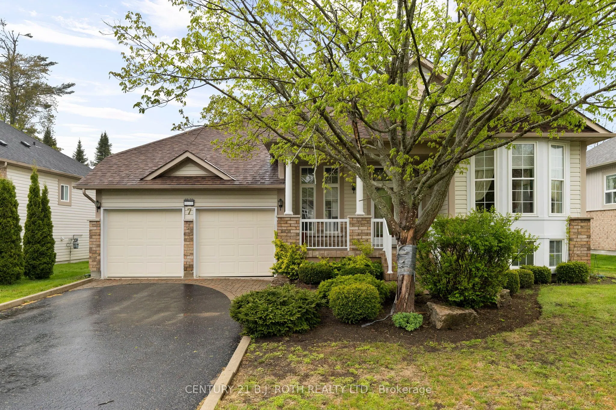 7 TRAILWOOD Place, ON L9Z 1M6