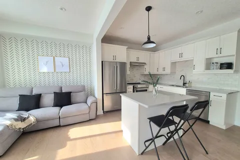 89 Archer Avenue, ON L9Y 3B7