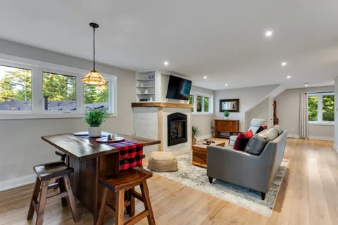 18 Lawrence Avenue, ON L9X 0W3