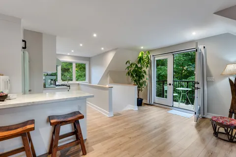 18 Lawrence Avenue, ON L9X 0W3