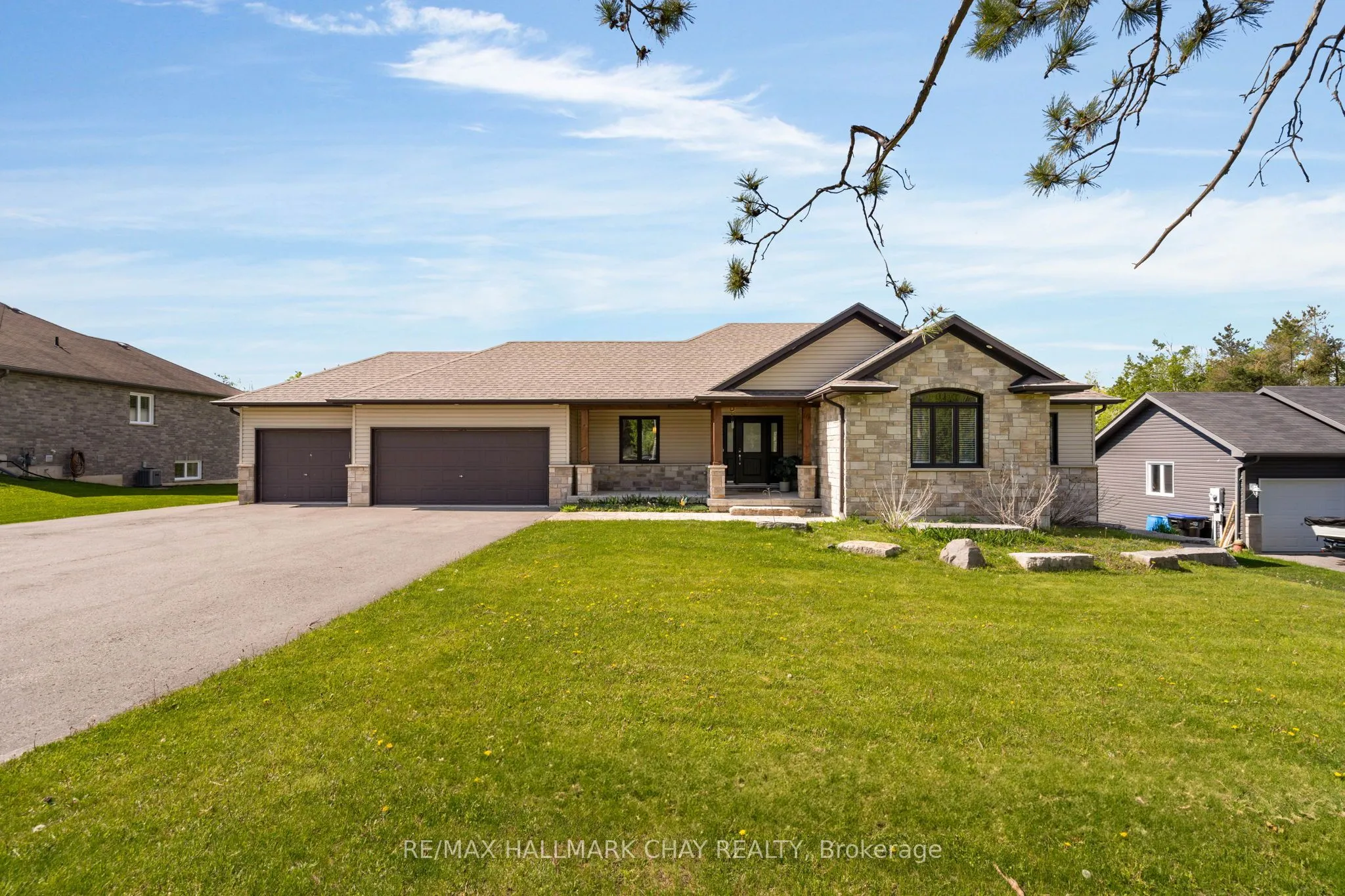 2052 MARCHMONT Road, ON L3V 6H2