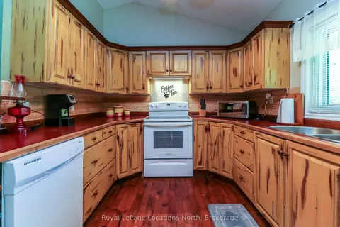2198 Champlain Road, ON L9M 0C4