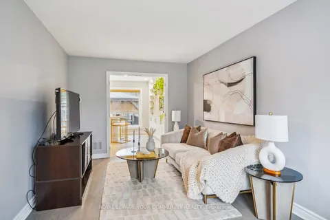 16 Grasett Crescent, ON L4N 6Z8