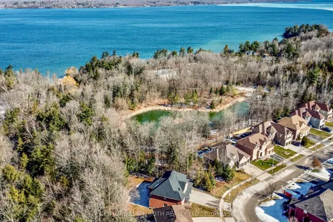 38 Camelot Square, ON L4M 0C3