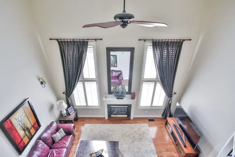 38 Camelot Square, ON L4M 0C3