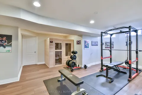 38 Camelot Square, ON L4M 0C3