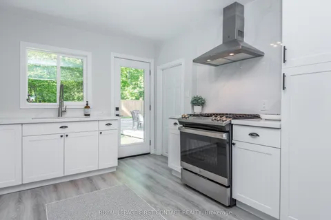 11 Broad Street, ON L9M 1E9