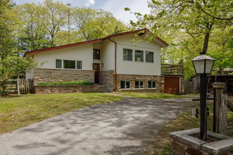 828 Oxbow Park Drive, ON L9Z 2V1