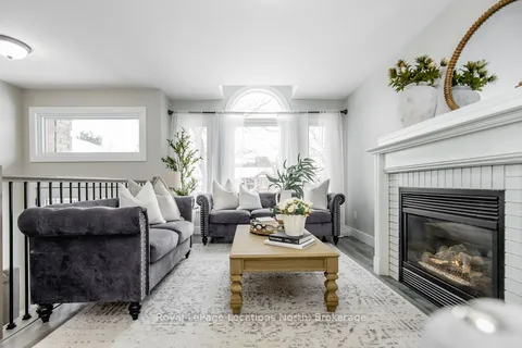 1 TIMBERLAND Crescent, ON L9Z 1G7