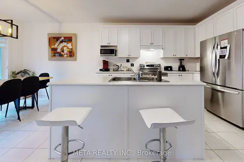 61 Maidens Crescent, ON L9Y 5M4
