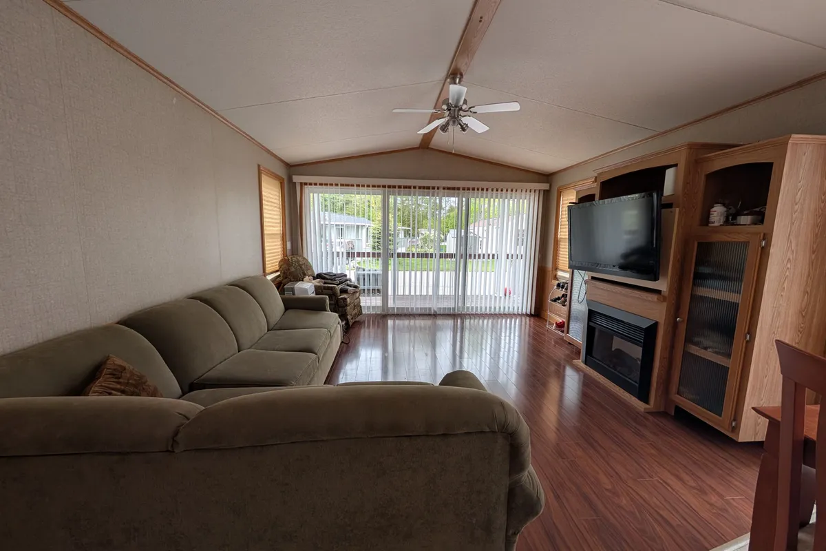 5 CHIPPEWA Trail, ON L9Z 1X7