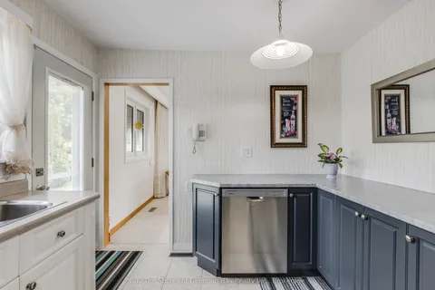 306 Cedar Street, ON L4R 4M2