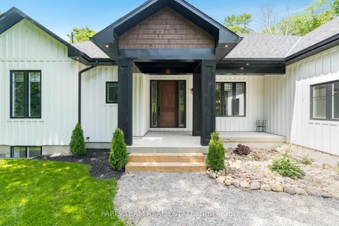 1532 Champlain Road, ON L9M 0C1