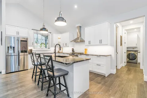 1532 Champlain Road, ON L9M 0C1