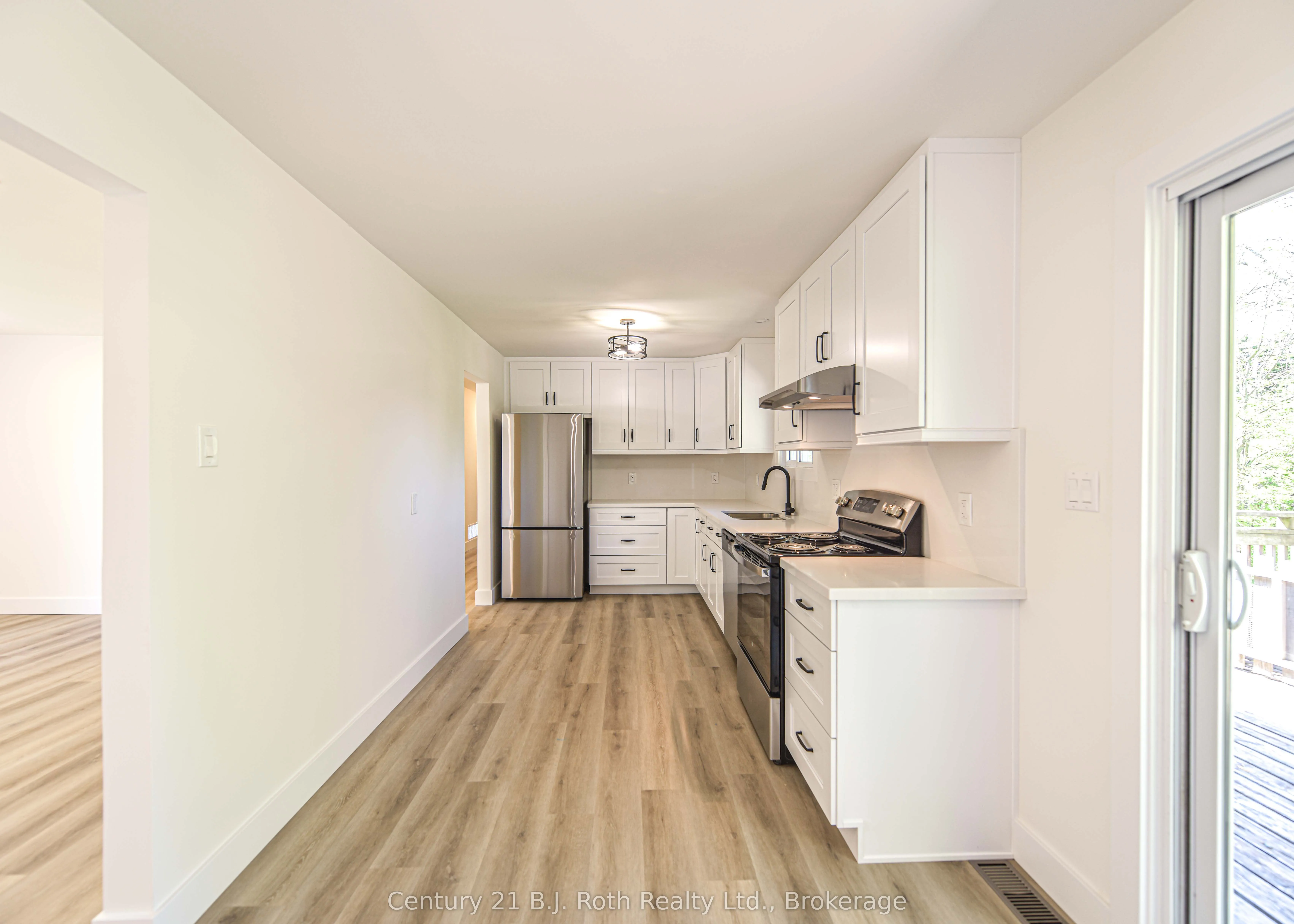 571 High Street, ON L3V 4Y2