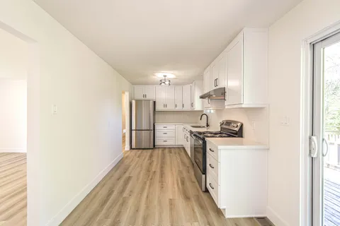 571 High Street, ON L3V 4Y2