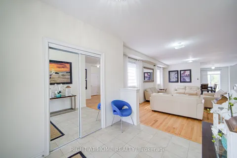 26 Pearl Street, ON L9Z 1J6