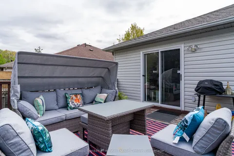 89 Glen Eton Road, Wasaga Beach, ON L9Z 1E8