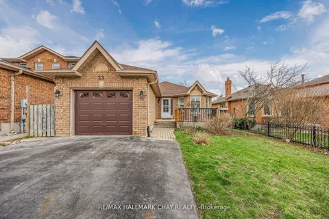 23 Grasett Crescent, ON L4N 6Z8