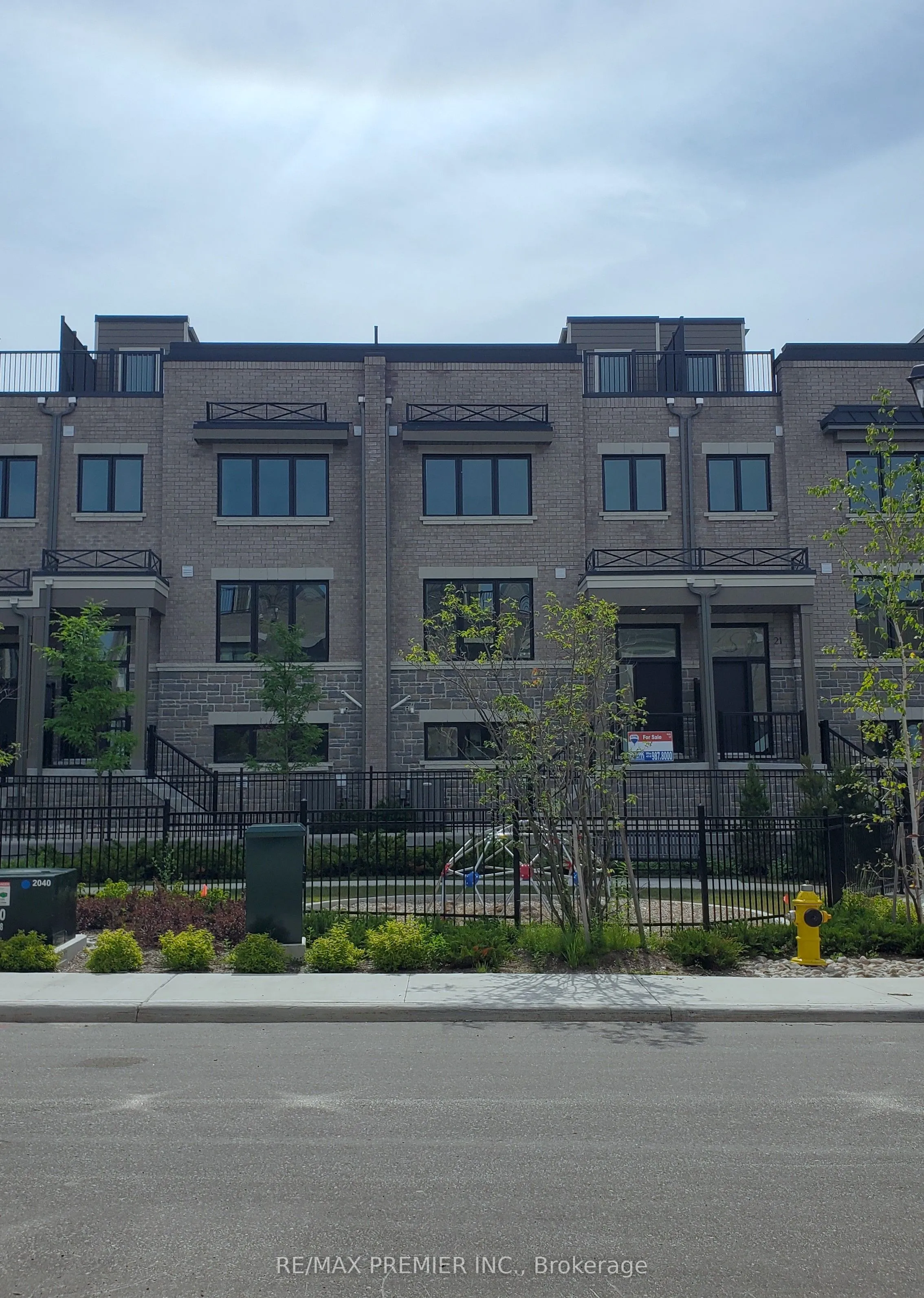 20 Julia Circle, ON L9Z 2M4