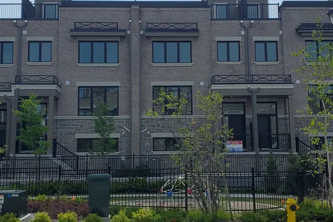 20 Julia Circle, ON L9Z 2M4