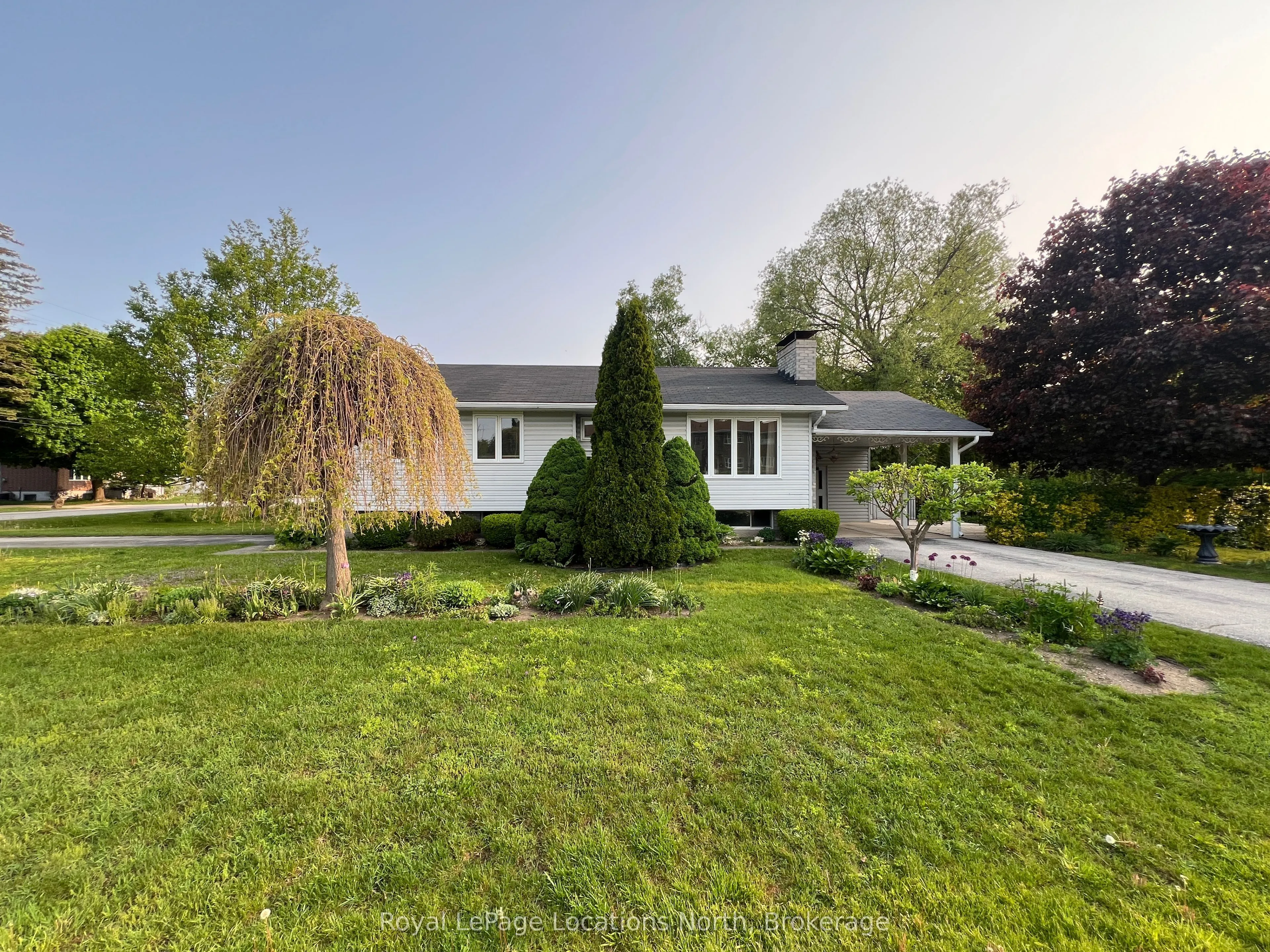 211 Seventh Street, ON L9Y 4R4