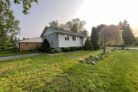 211 Seventh Street, ON L9Y 4R4