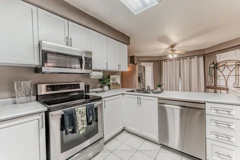 188 Kozlov Street, ON L4N 7H5
