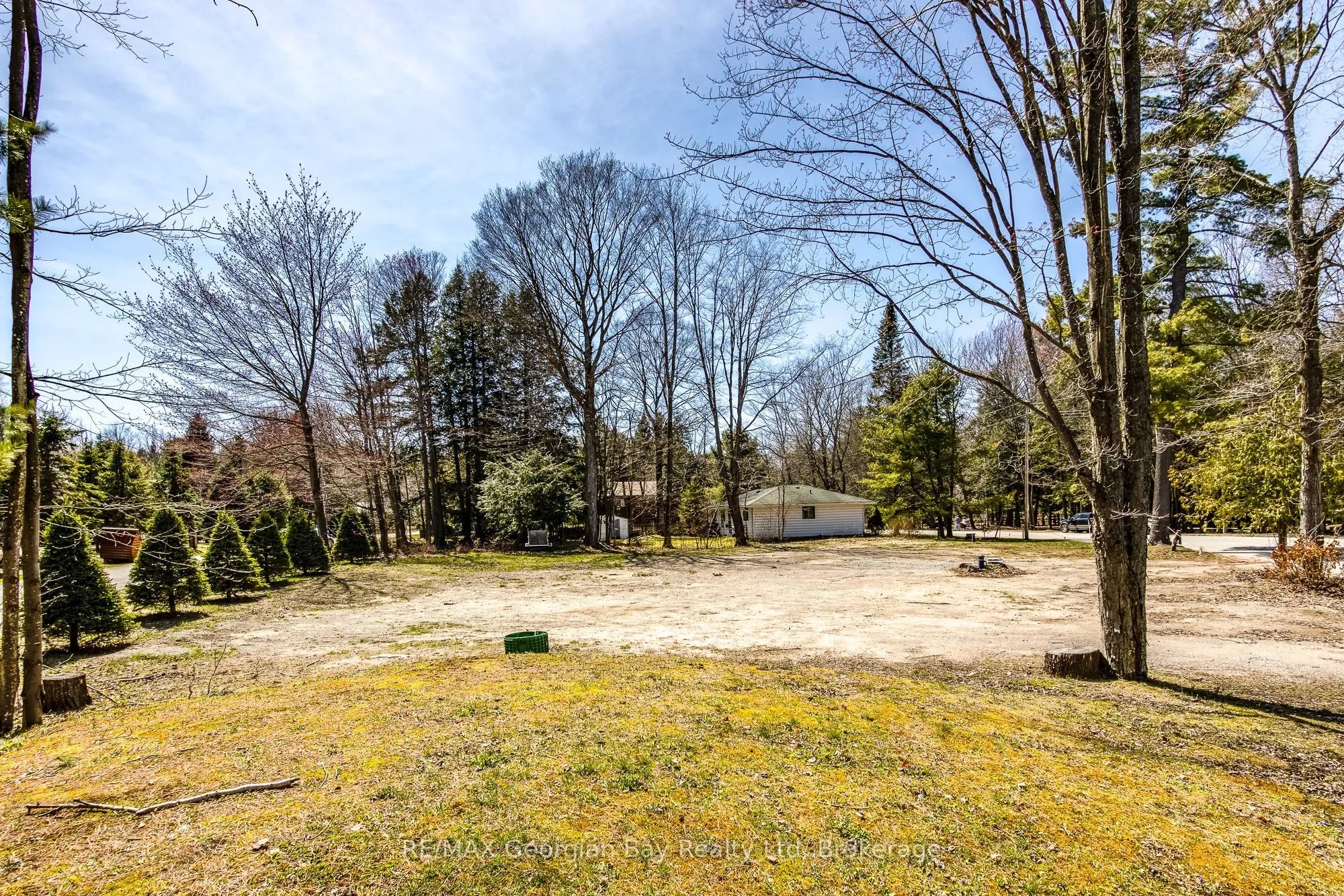 121 GREEN POINT Road, ON L9M 0M7