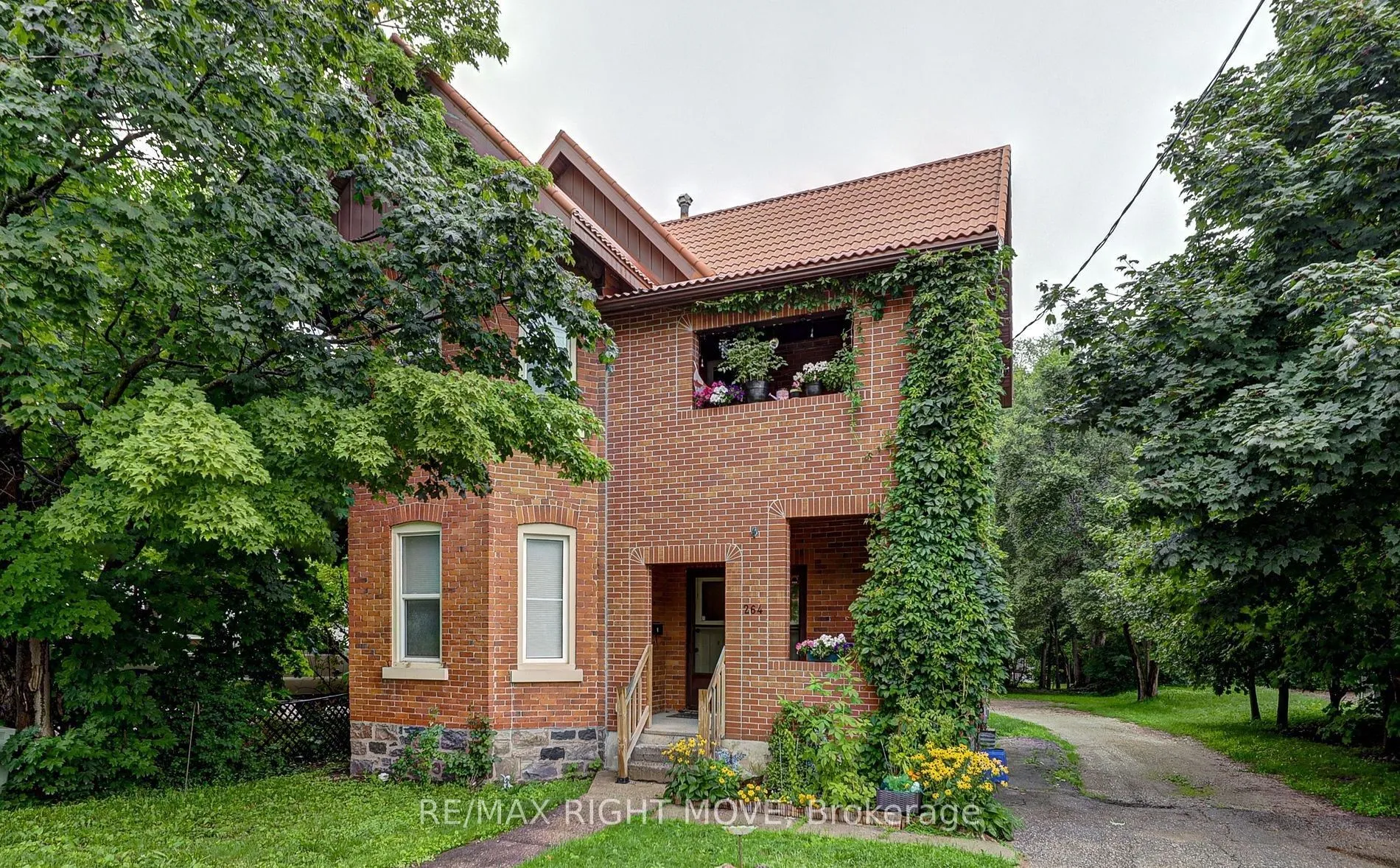 264 Mississaga Street, ON L3V 3B8
