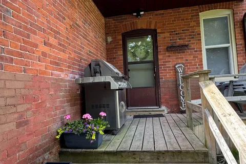 264 Mississaga Street, ON L3V 3B8