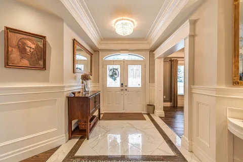 1263 Hawk Ridge Crescent, ON L3V 0Y6