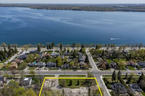 114 Blake Street, ON L4M 1K3