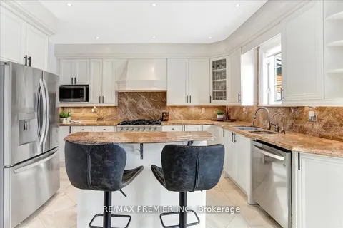 3 Pepin Court, Barrie, ON L4M 7J4