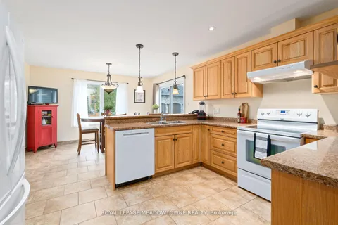 825 Eastdale Drive, ON L9Z 2R5